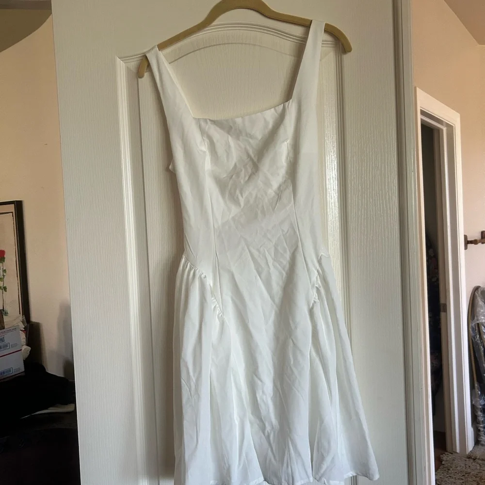 Square neck tank white mini dress backless bow fit and flare size medium NEW - Picture 11 of 11